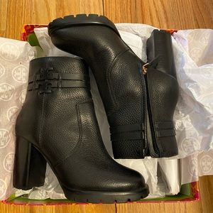 Tory Burch Leigh 90 mm Lug sole bootie